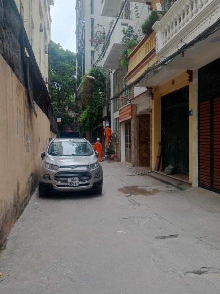 BÁN ĐẤT TƯƠNG MAI, SIÊU PHẨM, HIẾM, HOT 42m2, TẶNG NHÀ CẤP 4,  Ô TÔ ĐỖ CỬA