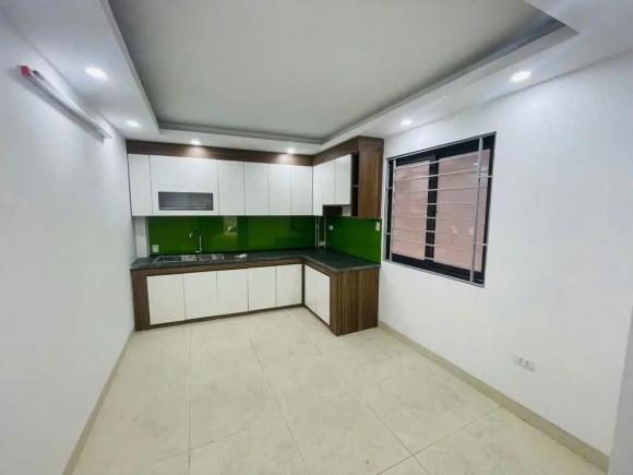 Bán nhà Tứ Hiệp, 42m2 x 5 tầng, mặt tiền 4.2m giá 5.4 tỷ