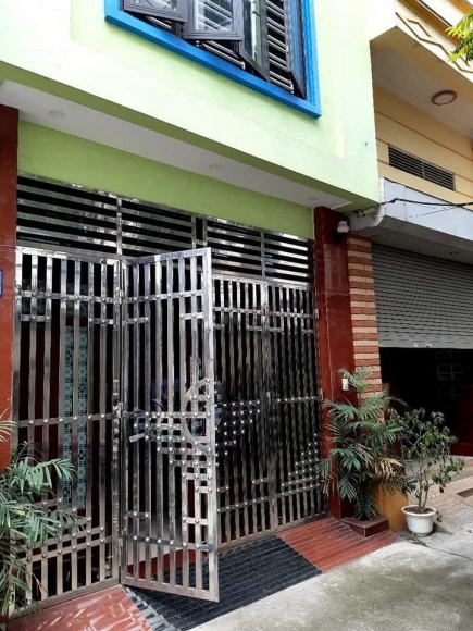 BÁN NHÀ DOÃN KẾ THIỆN - CẦU GIẤY - VỊ TRÍ ĐẸP - KHU ĐÔNG ĐÚC - KINH DOANH Ở HOẶC CHO THUÊ ĐỀU ĐƯỢC.